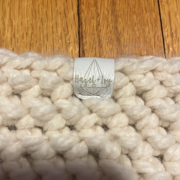 Knit Circle Scarf - Picture 3 of 4